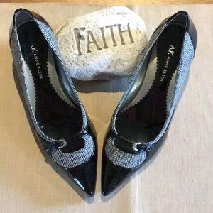 Anne Klein black patent heels